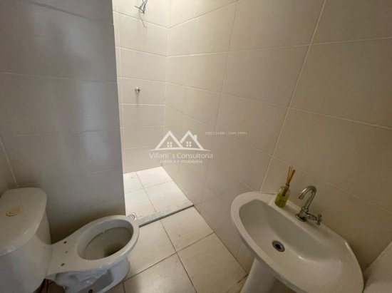 casa-geminada-venda-bandeirinhas-396885